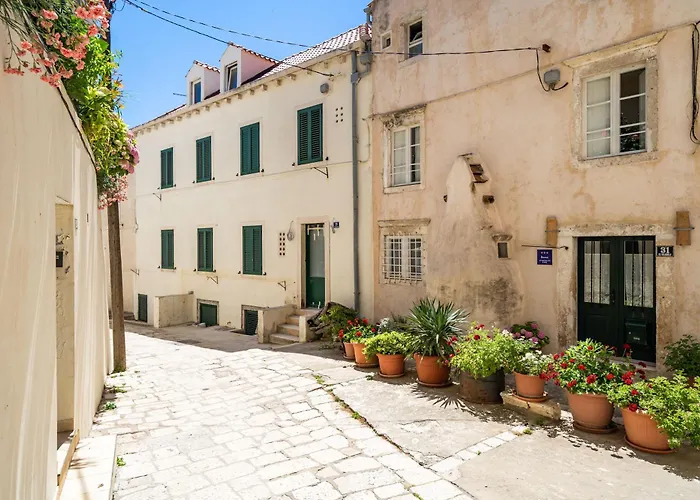 Old Town Historical * דוברובניק